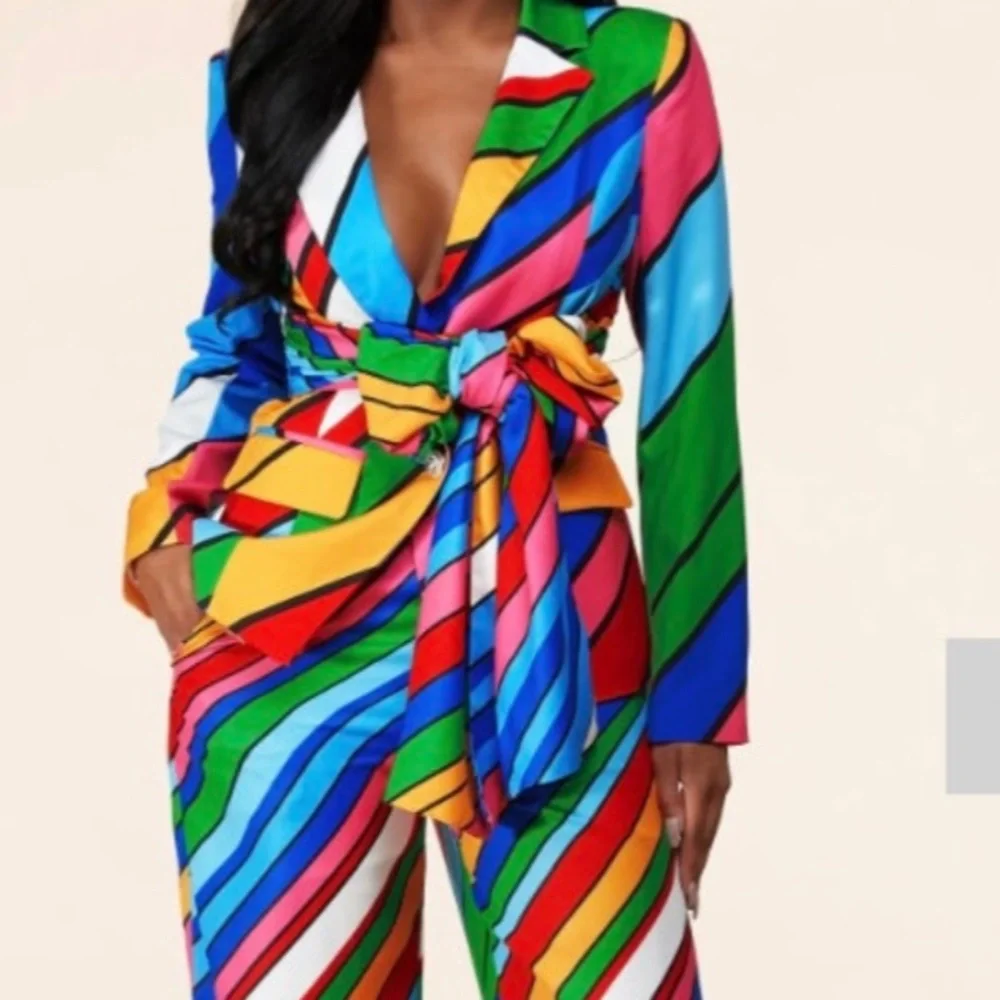 L’ATISTE In Living Color Suit - Picture 3 of 8